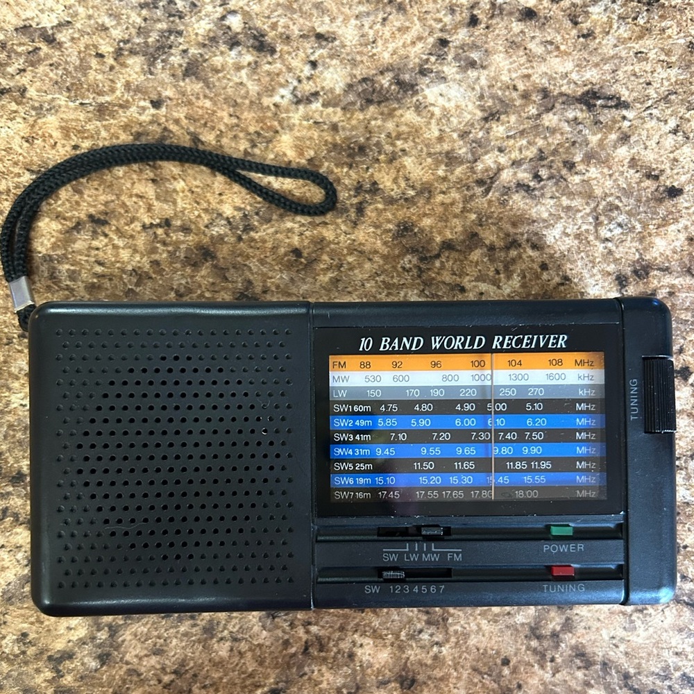 Vintage Swing Interlectronic 10-Band World Receiver MT-798AFLS7 Portable Radio